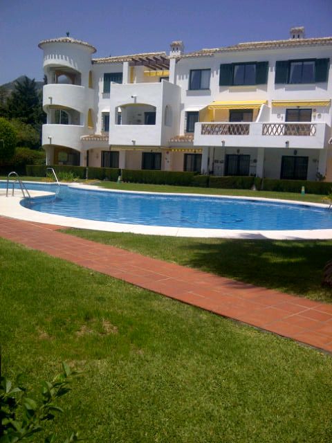 2 bed Apartment for sale in Benalmadena Costa