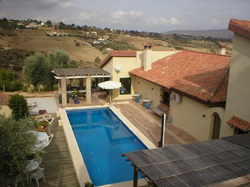4 bed Villa for sale in Alhaurin De La Torre