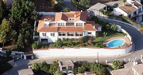 4 bed Villa for sale in Marbella