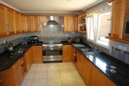 4 bed Villa for sale in Benalmadena Costa
